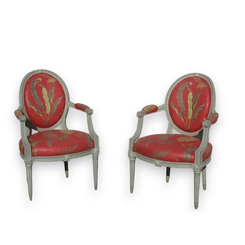 A pair of Louis XVI armchairs with medallion-shaped backs. On  Moinat SA  - Antiques and interior design