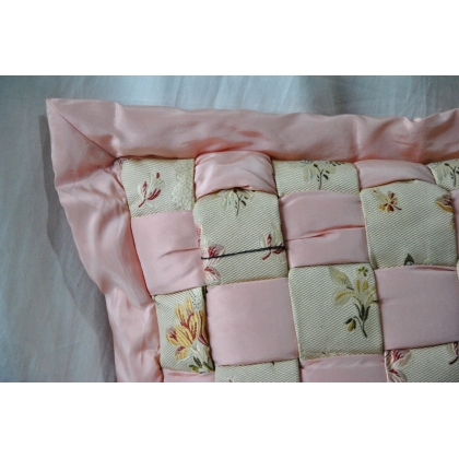 Pink and cream silk chequered cushion at  Moinat SA  - Antiques and home décor