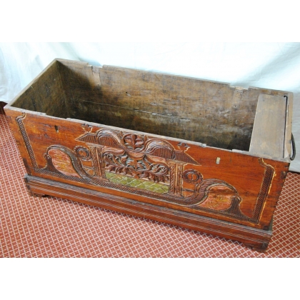 Carved and decorated Thai wooden chest at Moinat SA – Antiques and home décor