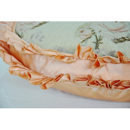 Oval cushion made from antique tapestry at  Moinat SA  - Antiques and home décor