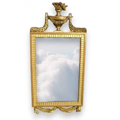  Miroir Louis XVI avec fronton "Cassolette". sur  Moinat SA  - Antiquités décoration