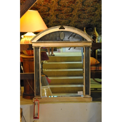  Miroir Néo-classique à colonnes en bois sur  Moinat SA  - Antiquités décoration