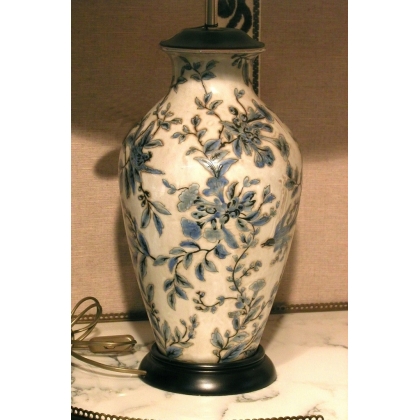 Lampe en porcelaine avec décor émaillé sur  Moinat SA  - Antiquités décoration