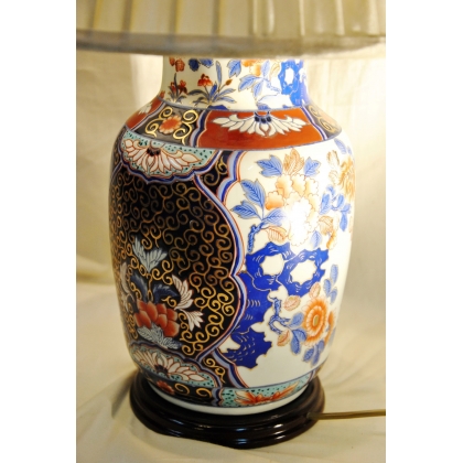  Lampe en porcelaine style Imari sur  Moinat SA  - Antiquités décoration
