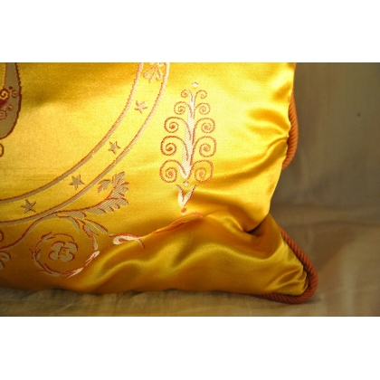 Directoire-style ‘Lyre’ cushion in yellow silk at  Moinat SA  – Antiques and home décor