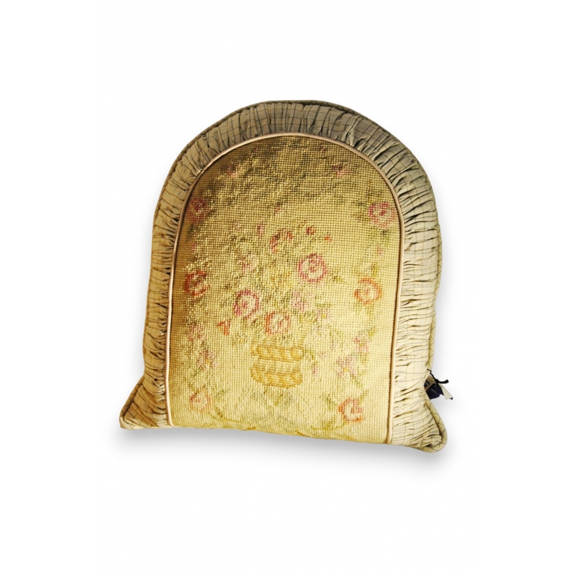 Coussin en tapisserie ancienne "Bouquet