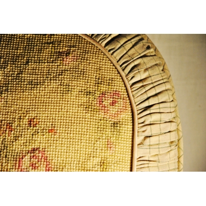 Antique tapestry cushion "Bouquet" by Moinat SA – Antiques and home décor