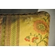 Coussin carré à fleurs et lignes
