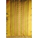 Coussin carré à fleurs et lignes