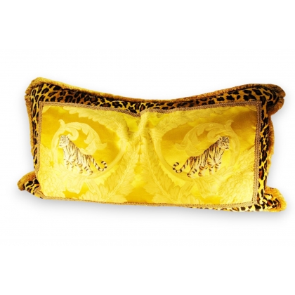 Coussin allongé \"Tigre\" fond jaune