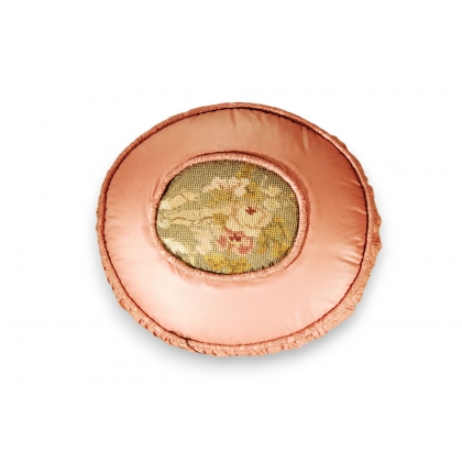 Coussin au petit point ancien, rose
