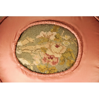 Antique petit point cushion, pink, by  Moinat SA  - Antiques and home décor