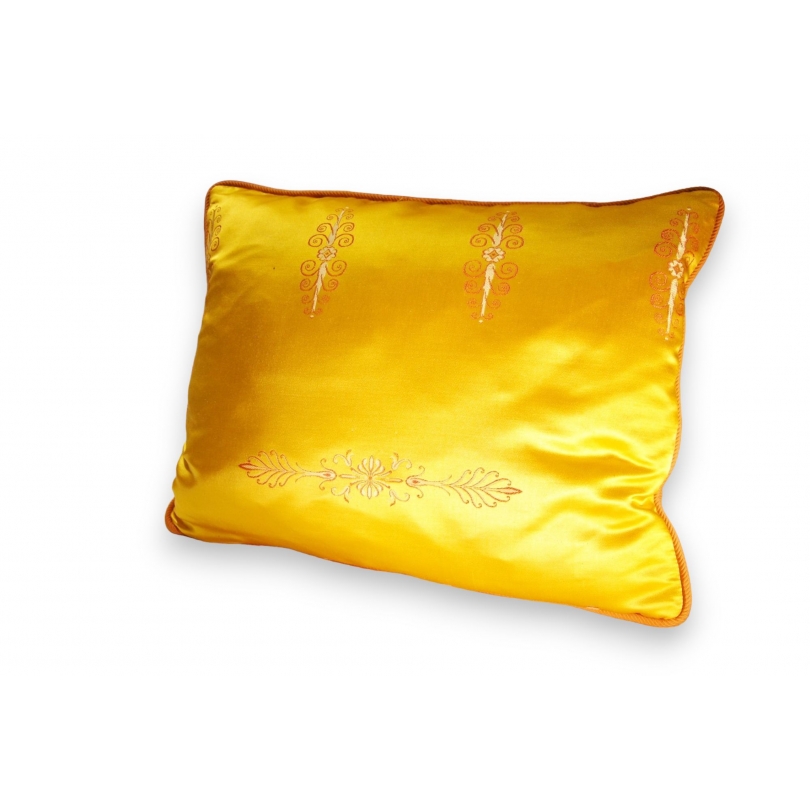 Coussin Directoire en soie jaune