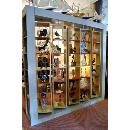 "VIREVOLTE" bookcase in lacquered wood at Moinat SA – Antiques and home décor