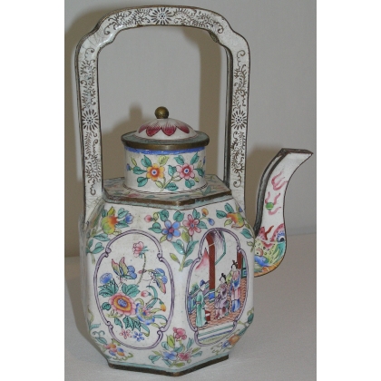 Canton-style enamelled teapot on a copper base. From Moinat SA – Antiques and Decor
