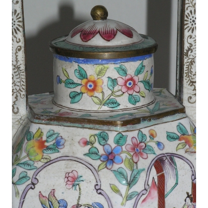 Canton-style enamelled teapot on a copper base. From Moinat SA – Antiques and Decor