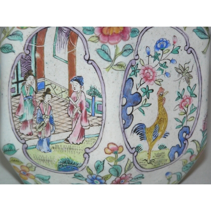 Canton-style enamelled teapot on a copper base. From Moinat SA – Antiques and Decor