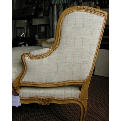 Louis XV chaise longue. Available from Moinat SA – Antiques and home décor