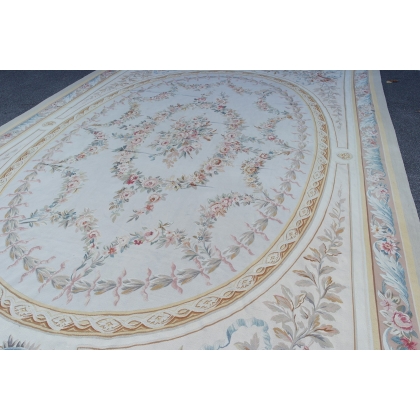 Louis XVI-style Aubusson carpet, design by Moinat SA – Antiques and interior design