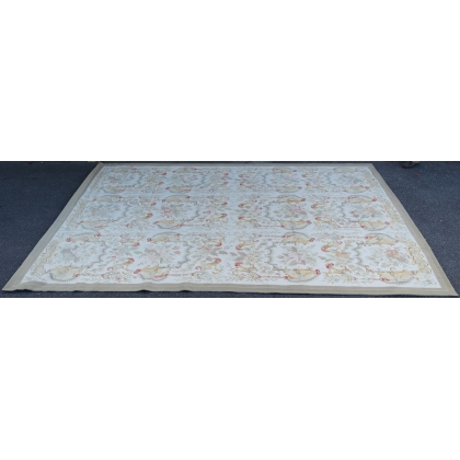  Tapis Aubusson style Bessarabien, sur  Moinat SA  - Antiquités décoration