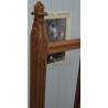 A richly decorated Louis XVI-style easel by Moinat SA – Antiques and home décor