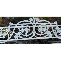 Banc \"Lierre\" en fonte d\'aluminium blanche
