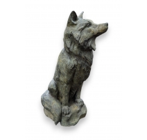 Loup assis en bronze