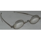 Paire de lunettes en acier avec étui