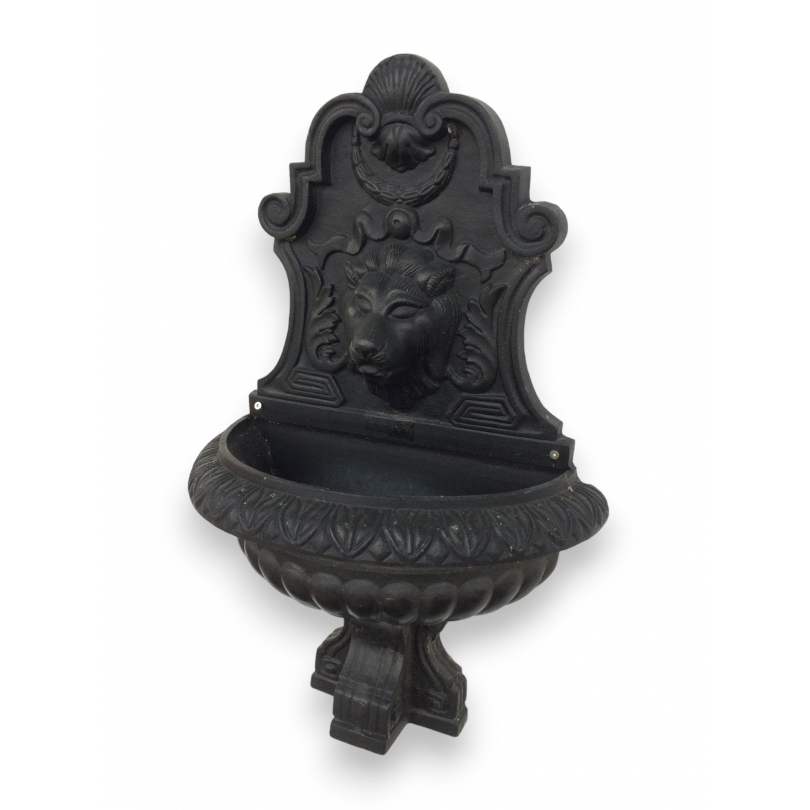  Fontaine murale "Lion" en fonte noire sur  Moinat SA  - Antiquités décoration