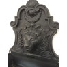 Fontaine murale "Lion" en fonte noire sur  Moinat SA  - Antiquités décoration