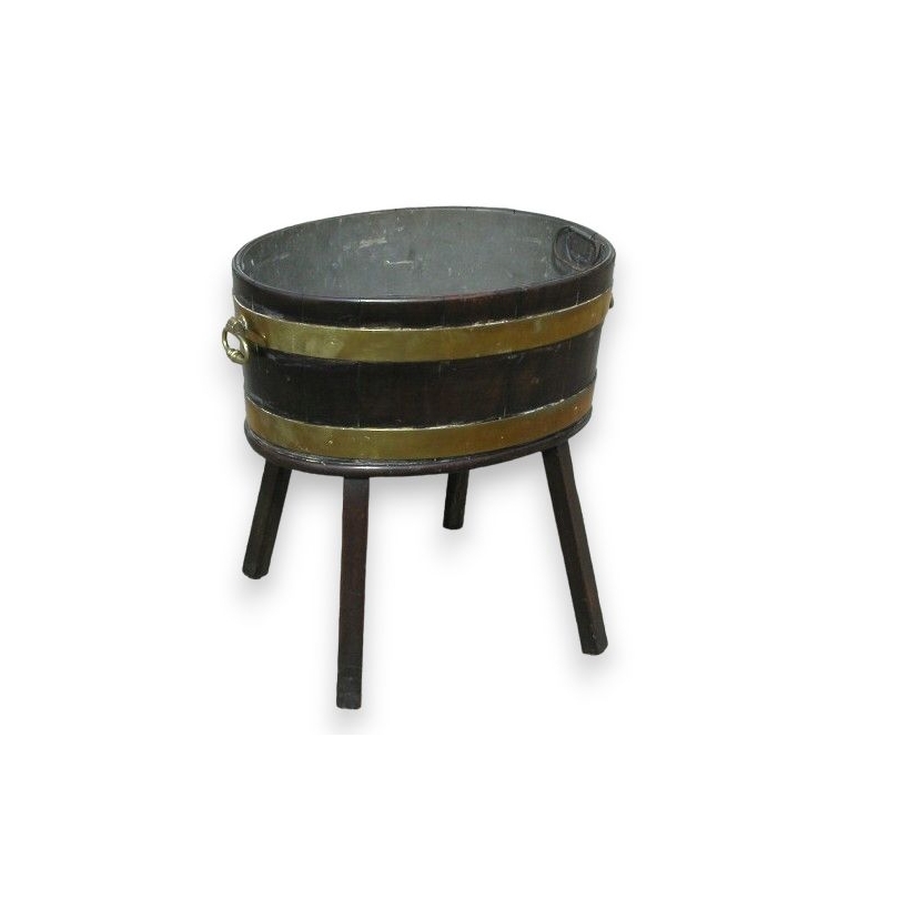Brass-rimmed wine cooler. at  Moinat SA  - Antiques and home décor