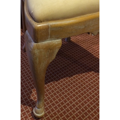Louis XV-style chair in ceruse-finished oak at  Moinat SA  - Antiques and home décor