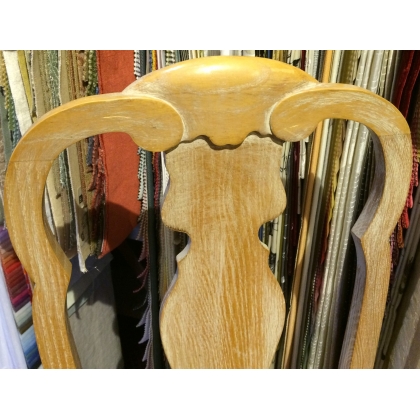 Louis XV-style chair in ceruse-finished oak at  Moinat SA  - Antiques and home décor