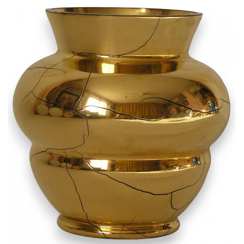 Vase en verre de St-Prex doré.