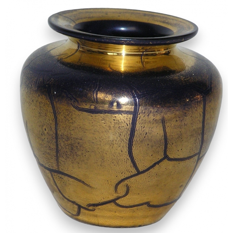 Vase suisse de St-Prex, en verre doré.