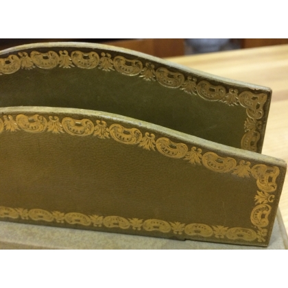 Green leather letter tray with 3 compartments at  Moinat SA  - Antiques and home décor