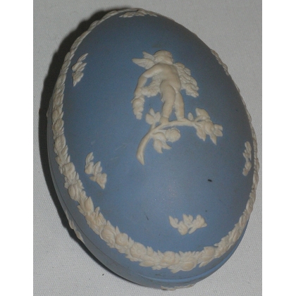 English "Egg" jewellery box, Wedgwood, at Moinat SA – Antiques and home décor