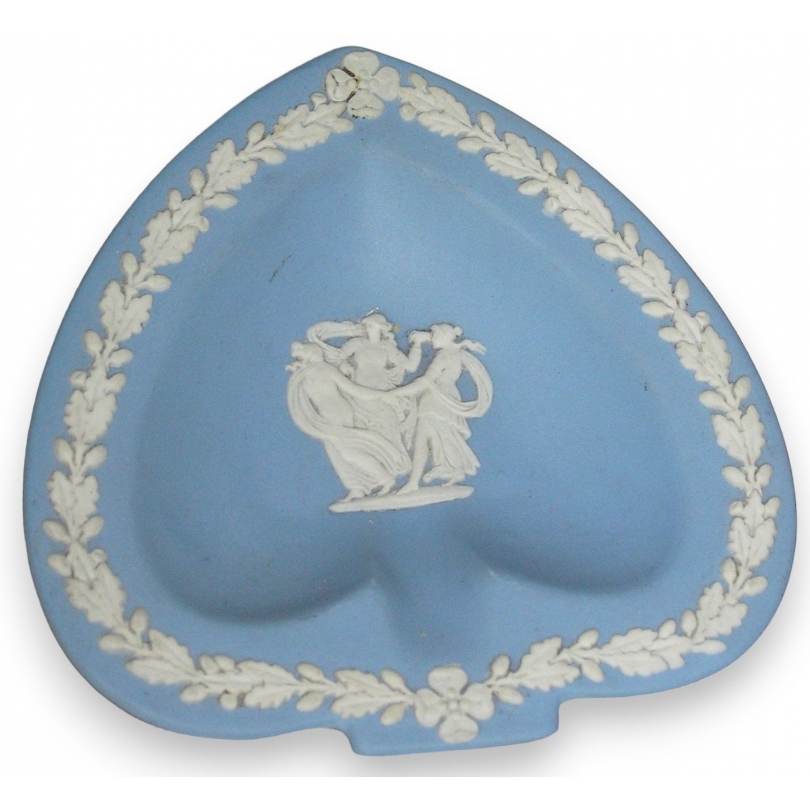English Wedgwood blue ashtray at  Moinat SA  - Antiques and home décor