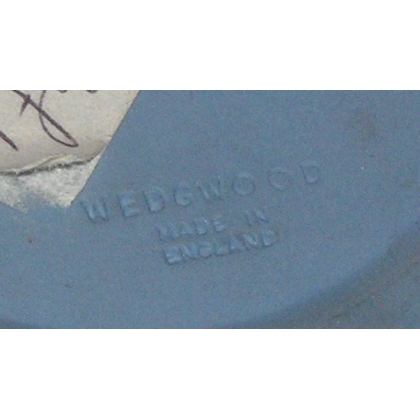  Assiette bleue anglaise ronde, Wedgwood sur  Moinat SA  - Antiquités décoration