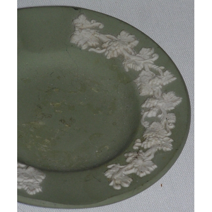 Round English green ashtray, Wedgwood, available from Moinat SA – Antiques and home décor