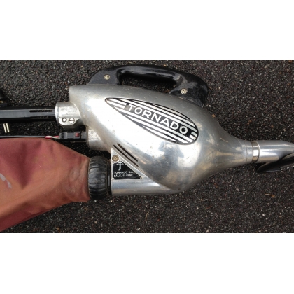  Aspirateur balais suisse de la Maison sur  Moinat SA  - Antiquités décoration