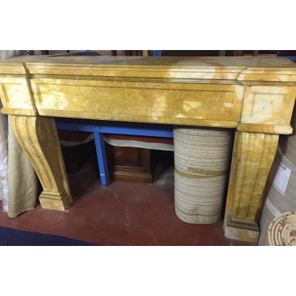  Cheminée Restauration, en marbre jaune sur  Moinat SA  - Antiquités décoration
