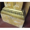  Cheminée Restauration, en marbre jaune sur  Moinat SA  - Antiquités décoration