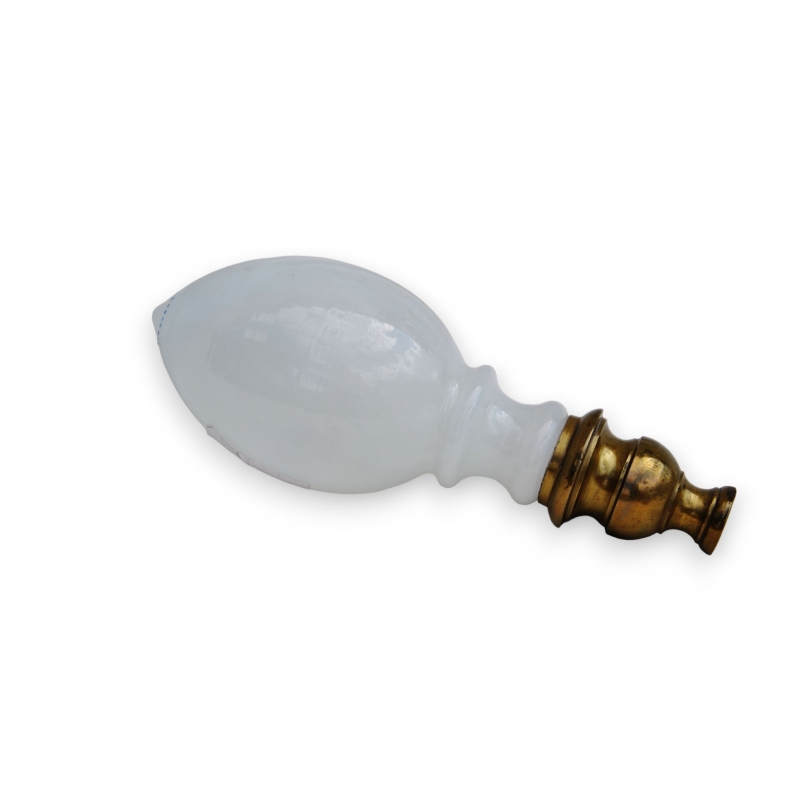 Boule d'escalier en opaline blanche