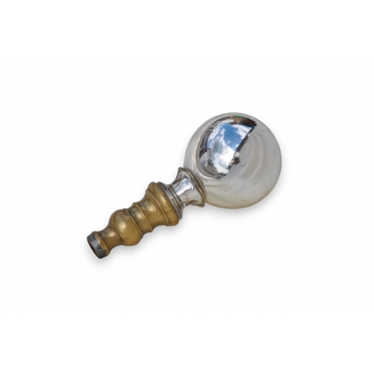 Boule d\'escalier en verre chromé