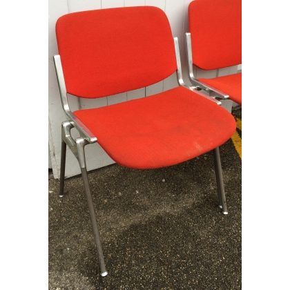 A pair of Piretti DSC 106 chairs from Moinat SA – Antiques and home décor