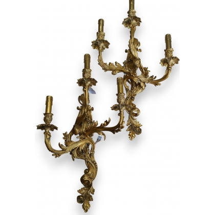 Pair of Louis XV-style wall lights with three arms by Moinat SA – Antiques and home décor
