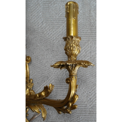 Pair of Louis XV-style wall lights with three arms by Moinat SA – Antiques and home décor