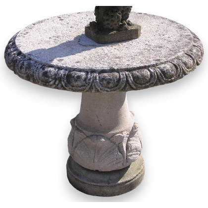 Table ronde, en pierre de Vicenza avec