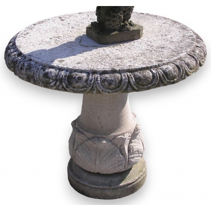 Round table, made of Vicenza stone, featuring  Moinat SA  - Antiques and home décor